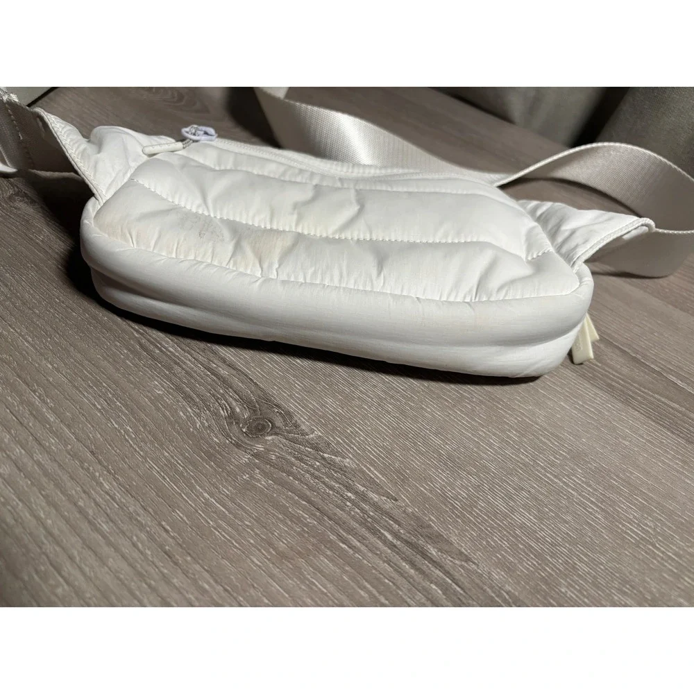 Lululemon Everywhere Belt Bag White Quilted Puffer‎ Nylon Crossbody Waist Active